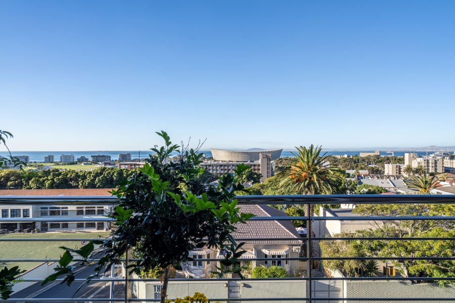 2 Bedroom Property for Sale in Green Point Western Cape